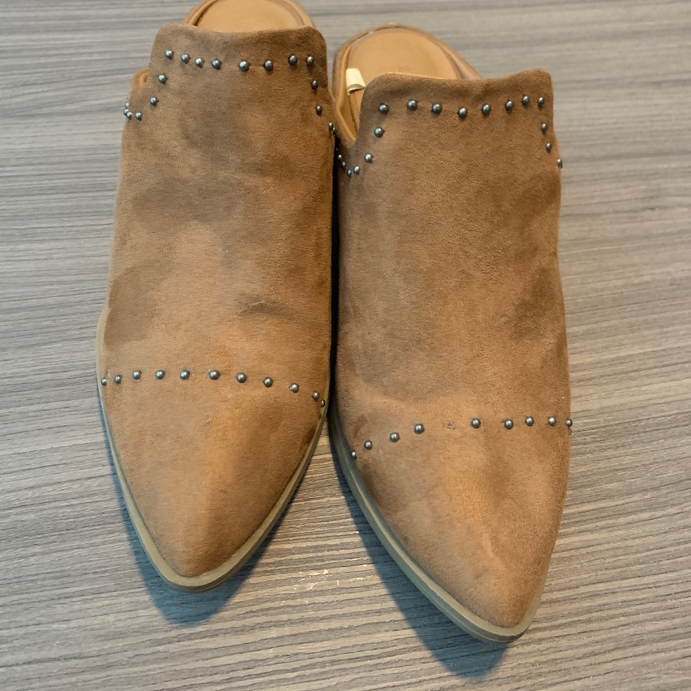 Universal treads booties